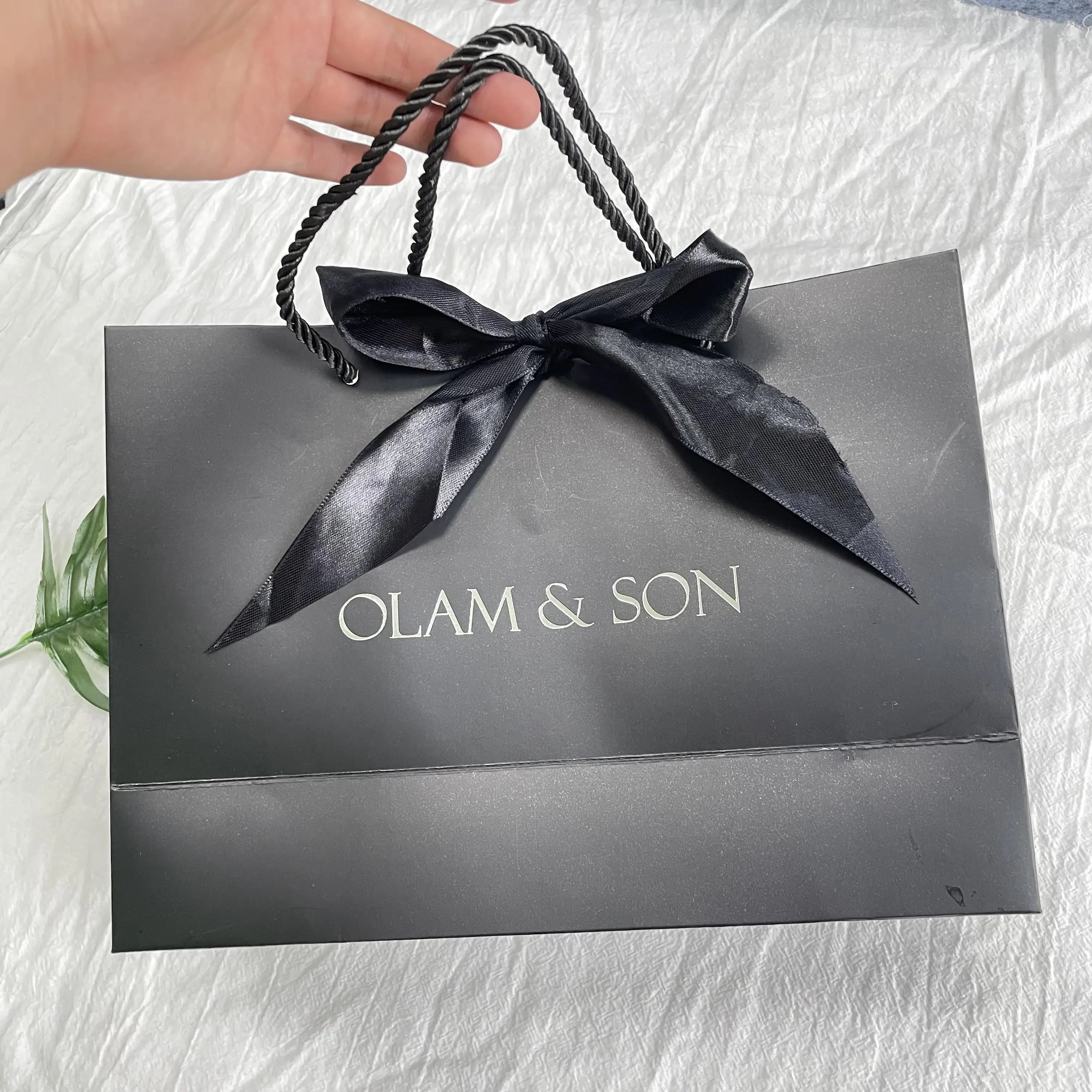 Custom Printed Logo Premium Ribbon Unique Printed Luxury Black Paper Shopping Customised Small Jewelry Gift Bag With Custom Logo