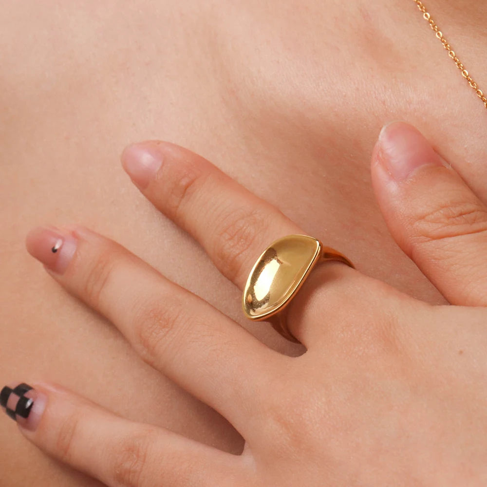 Chris April Fashion Jewelry in Stock PVD Gold Plated 316L Stainless Steel Non-tarnish Organic Shape Signet Ring