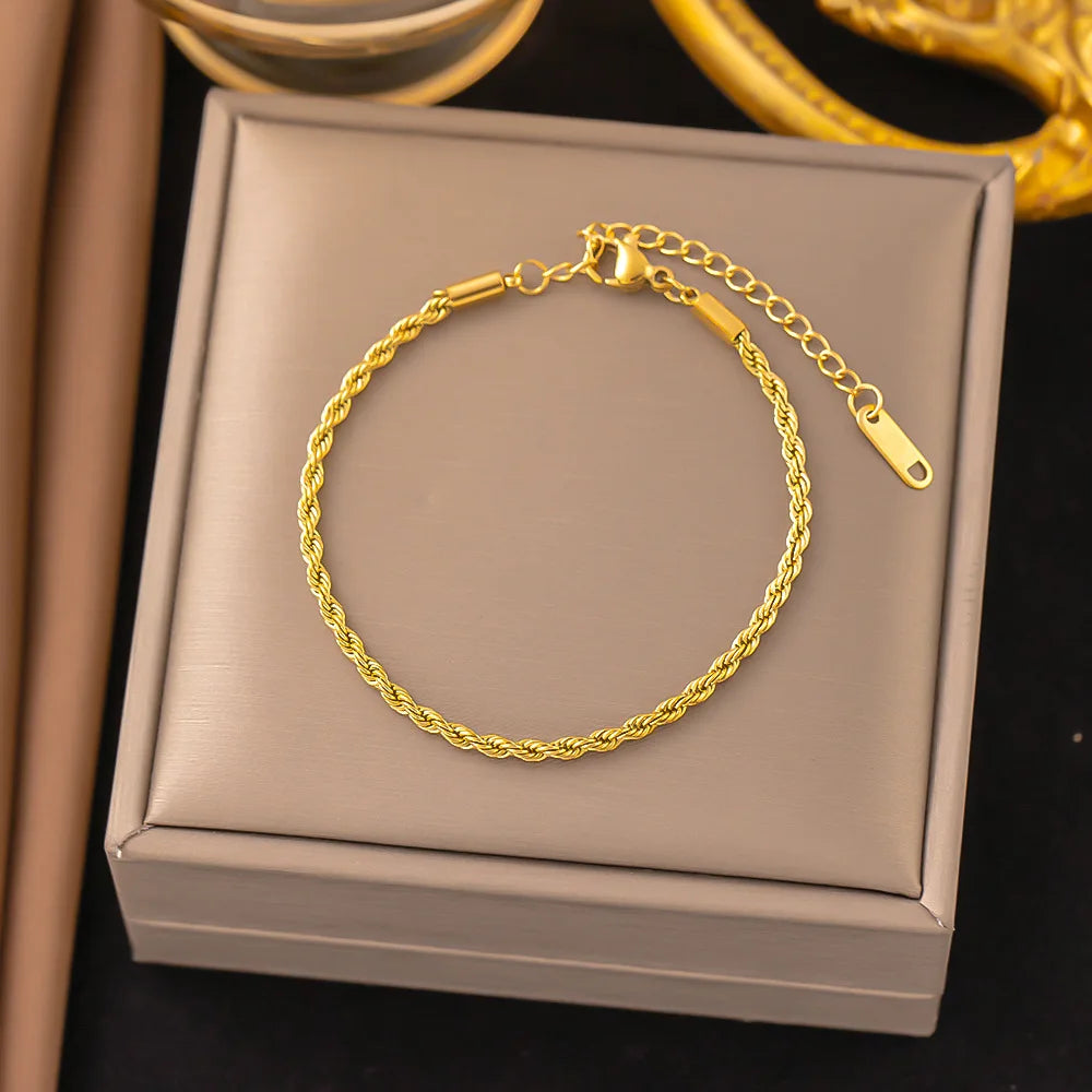 Simple Fashion Plain Chain Twist Chain Titanium Steel Bracelet Female Design Plated 18K Gold Plated Bracelet