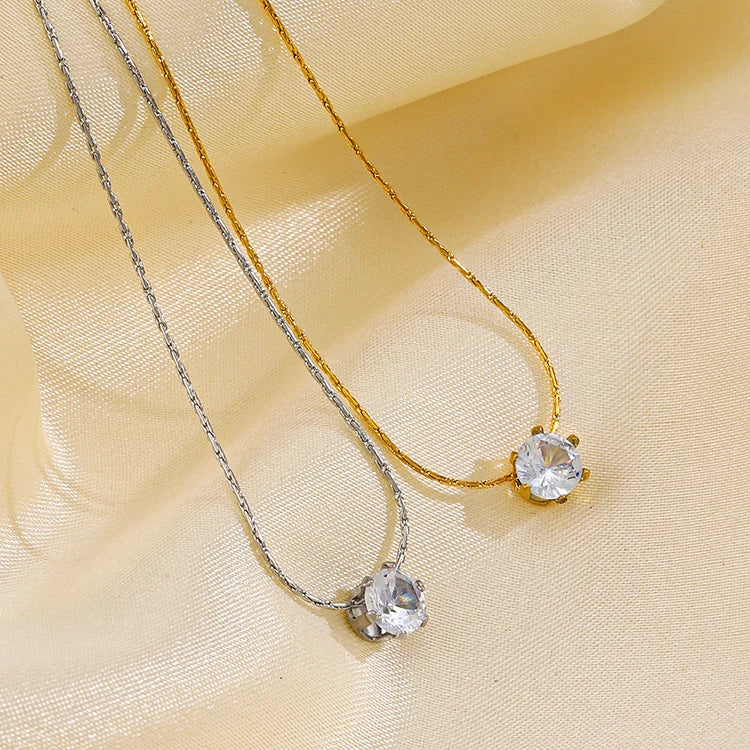European American Fashion Design Sense Diamond Necklace Light Luxury Gold-plated Stainless Steel Necklace for Women