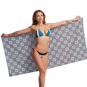 Custom Oversize Polyester and Cotton Beach Towel with Sports Pattern Dolphin Sand Free Logo Bags for Home Use Summer Season