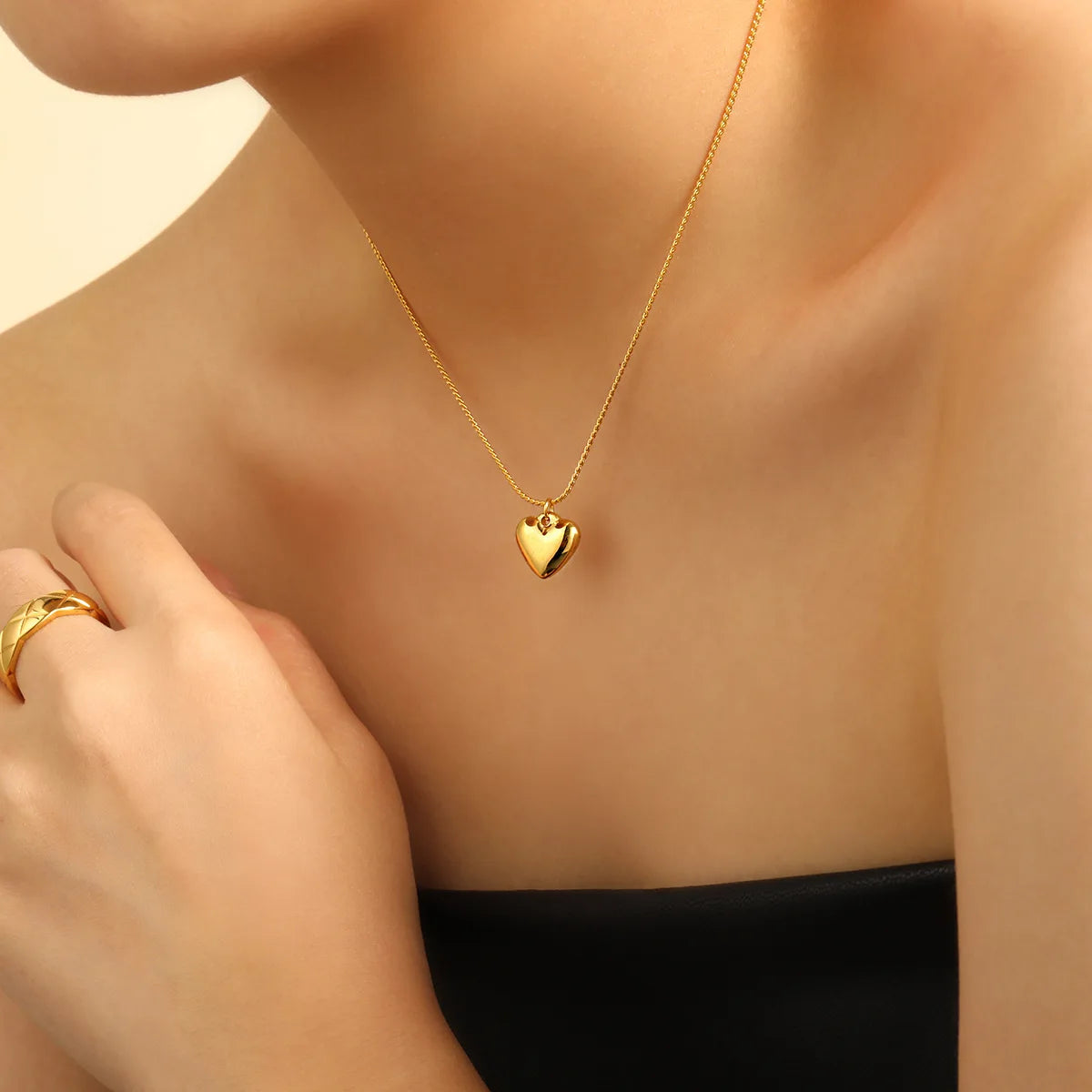 Stainless Steel 18K Gold-Plated Hollow Heart Pendant Necklace Jewelry