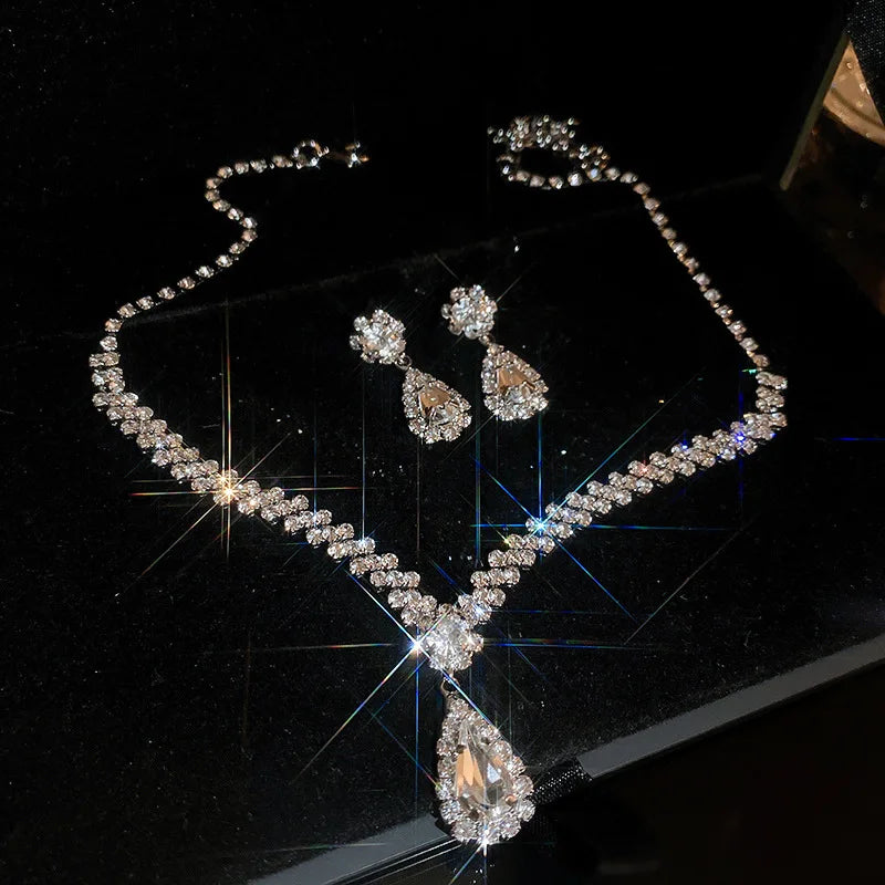 2024 Summer 2-piece Set Luxury Style Diamond Drop Earrings Necklace Fashion Senior Set Collarbone Chain Necklaces