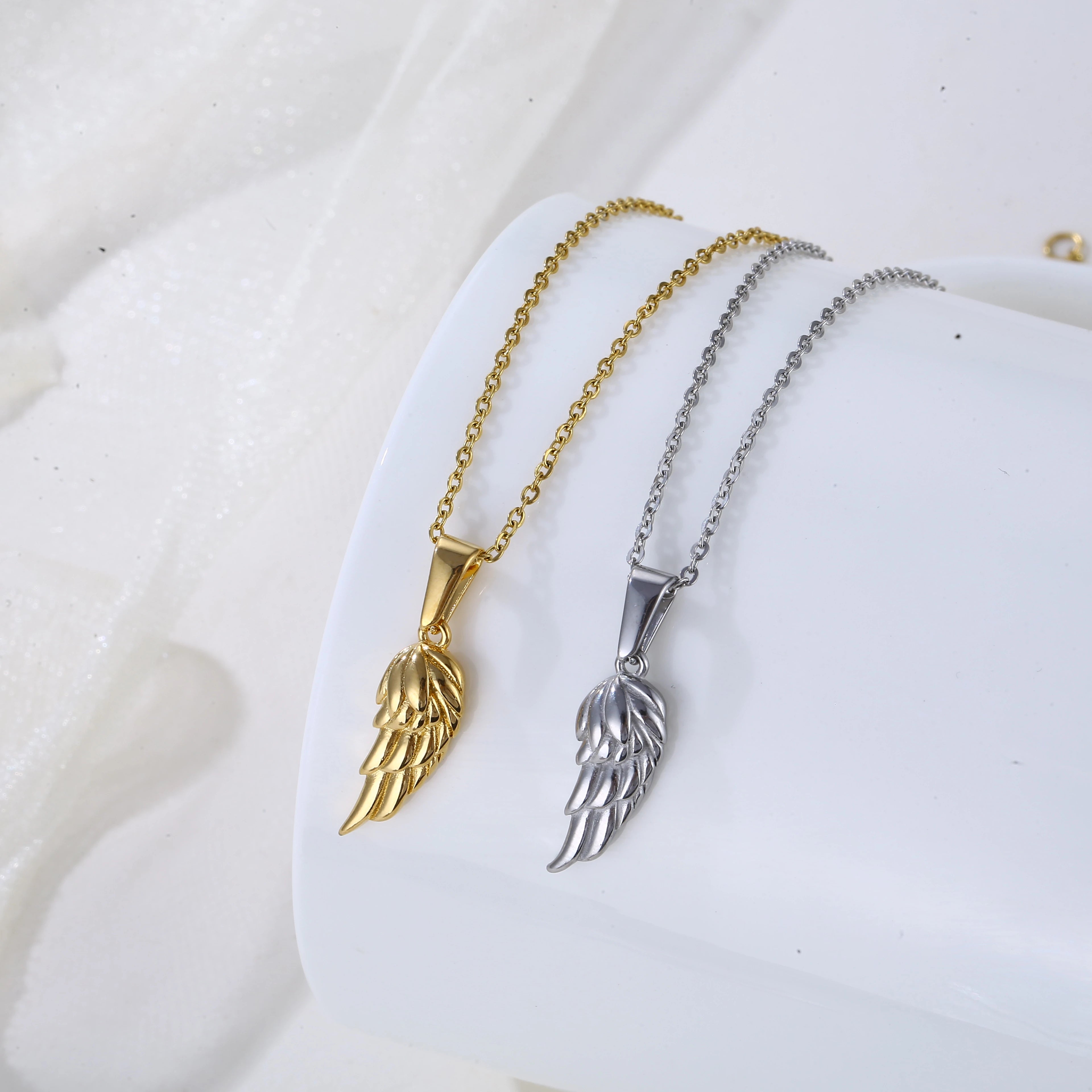 Wholesale Men Women Jewelry 18K Gold Plated Stainless Steel Pendant Custom OEM Memorial Jewelry Angel Wings Pendant Necklace