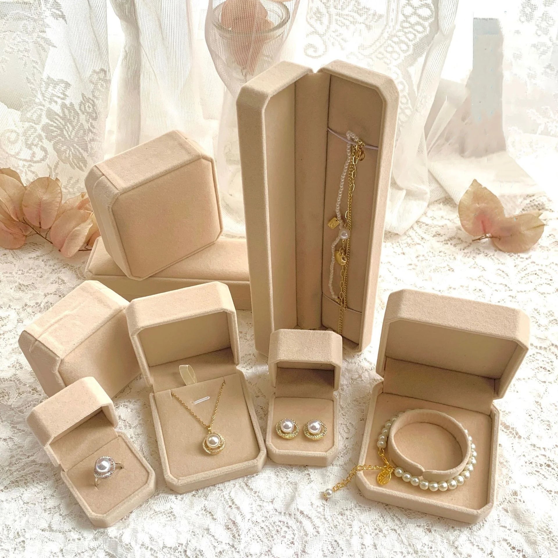 A1 Wholesale Velvet Cloth Jewelry Packaging Necklace Earrings Ring Box Luxury Bracelet Pendant Gift Box Velvet Jewelry Box Set