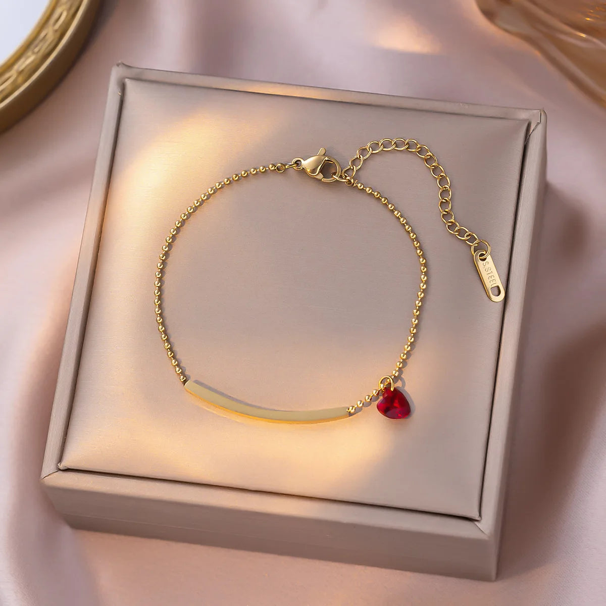 Newest Stainless Steel Bracelet Red Heart Pendant Bracelet for Woman Gift