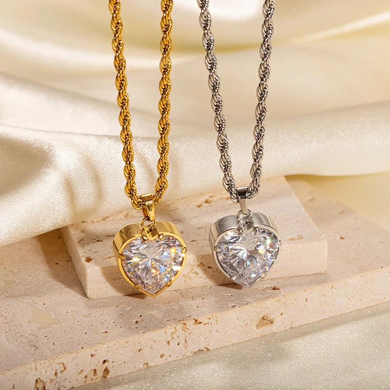 Romantic Love Necklace with Large Inlaid Zircon Fashionable Gold Plated Stainless Steel Gift for Wives and Women