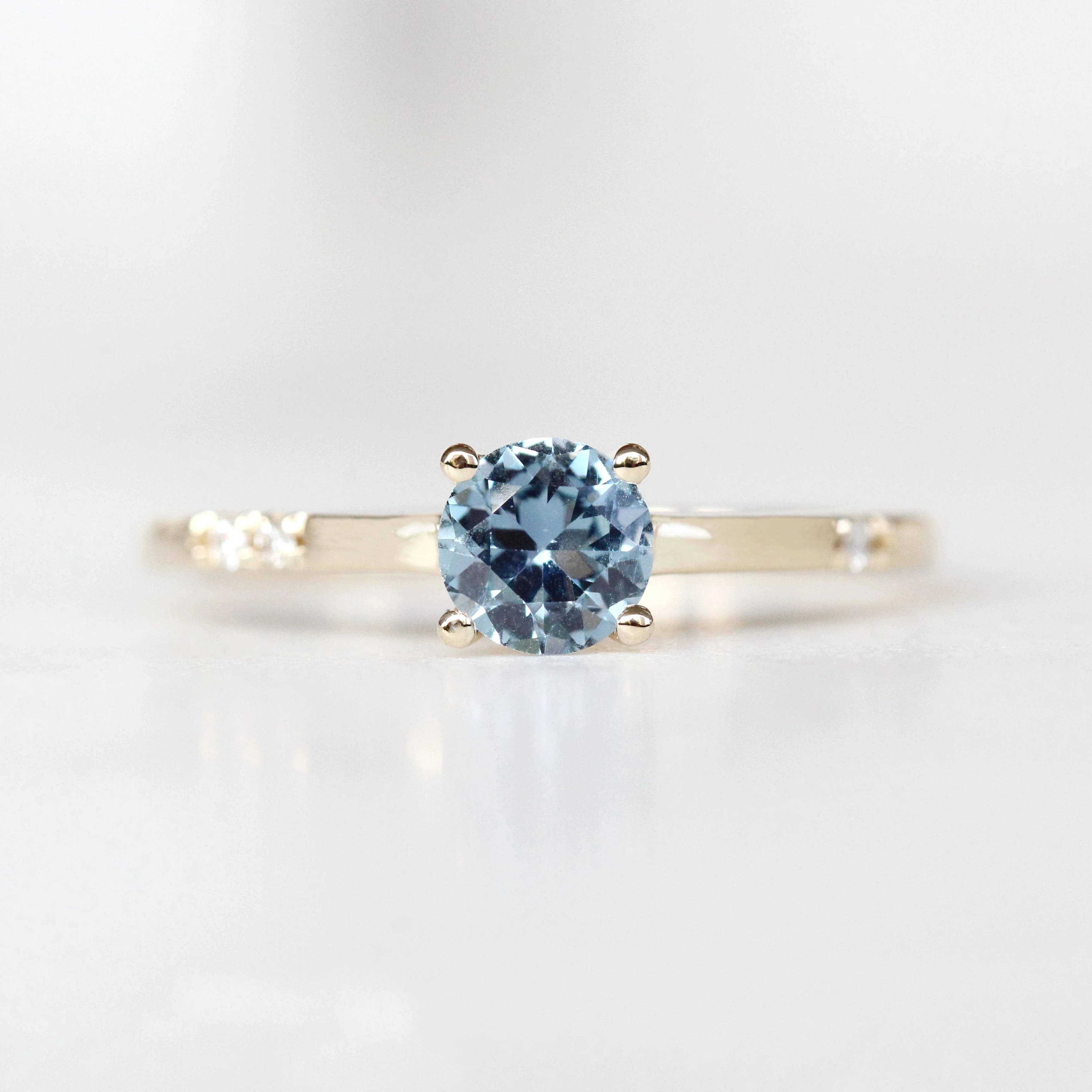Hot Selling Accents Jewelry Dainty Claw Setting Asymmetrical Cz Round Aquamarine Engagement Ring Wedding Rings S925 Gold Plated
