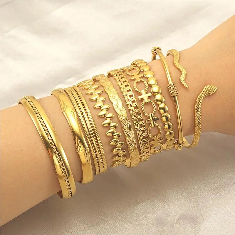 New Fashion 18 K Gold Plated Classic Stainless Steel Bracelet for Woman French Vintage Titanium Steel Bangle Combination Set