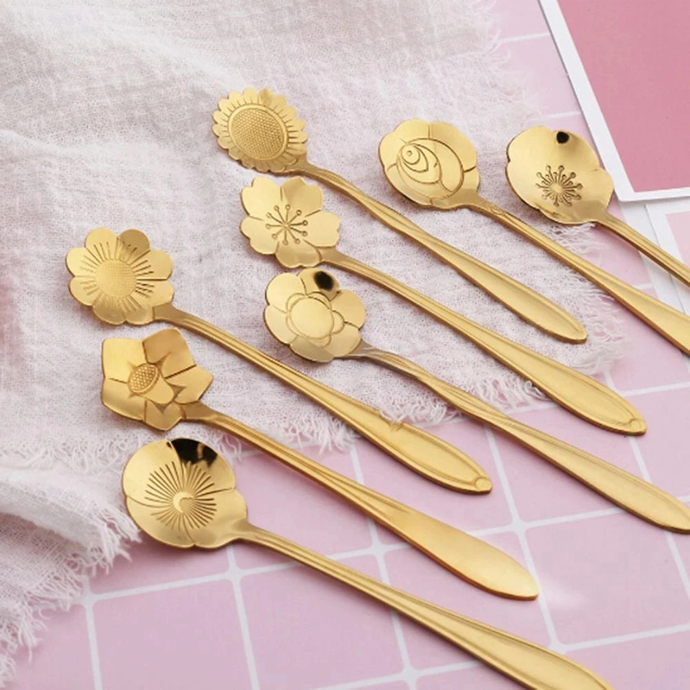 Hot Sale Stainless Steel Spoon Vintage Gold Flower Small Coffee Tea Spoon Fancy Sugar Dessert Teaspoon Bar Cafe Tableware