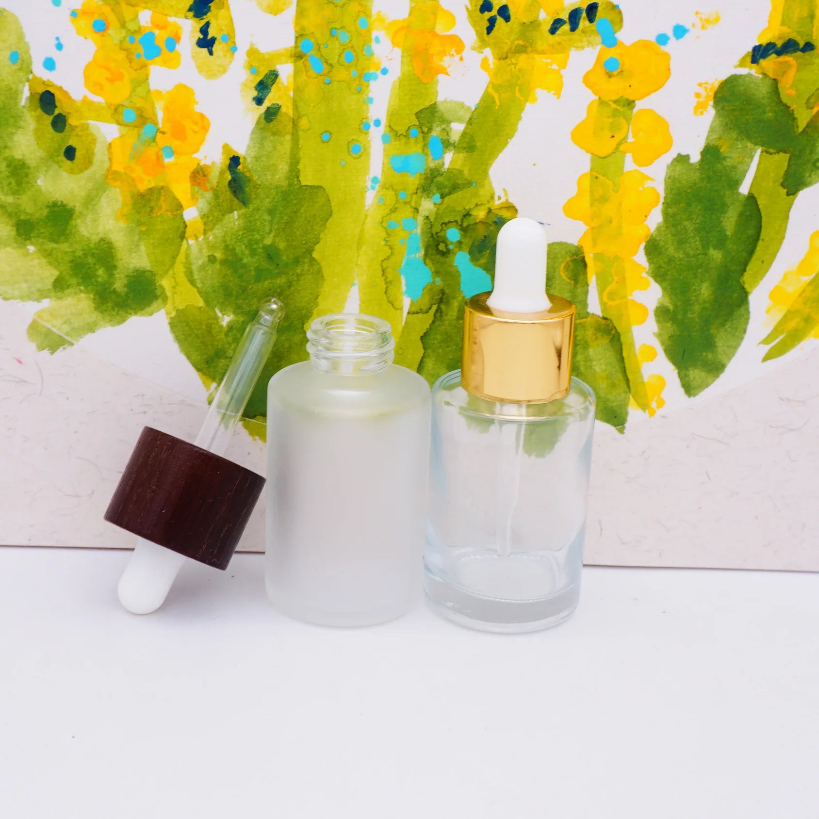 Flat Shoulder clear Cosmetic Glass Essential Oil Bottle with Black Wooden Lid