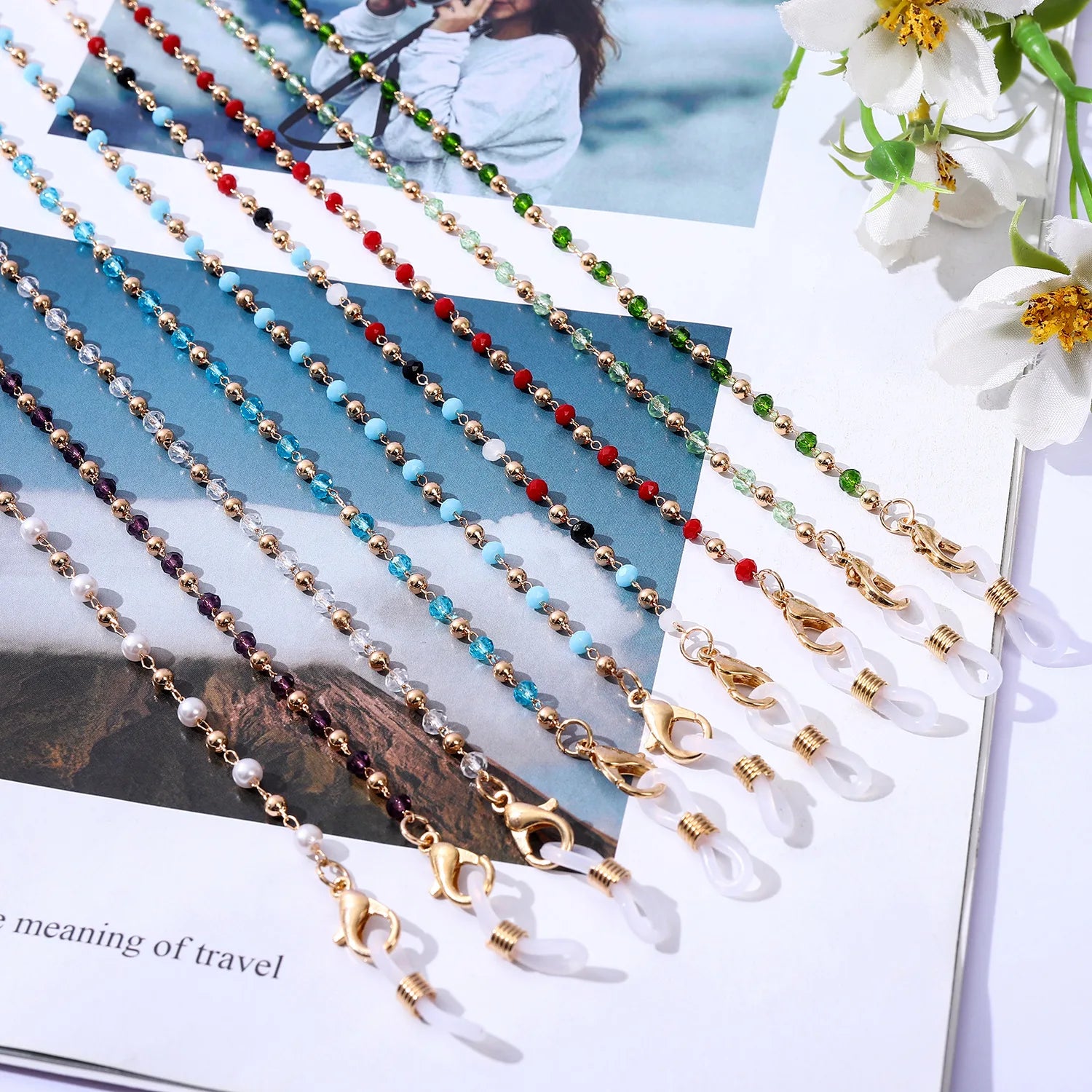 Glasses Chains Elegant Eyewear Retainer Beaded Eyeglass Strap Holder with Anti-Skid Ear Hooks and Silicone Eyeglasses Retainers