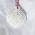 White Heart Shaped Hanging Car Wardrobe Pendant Air Freshener Scented Ceramic Aroma Plaster Porcelain Flower Fragrance Diffuser