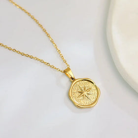 Dainty Jewelry Charm Women Stainless Steel 18K Gold Plated North Star Round Disc Pendant Choker Necklace