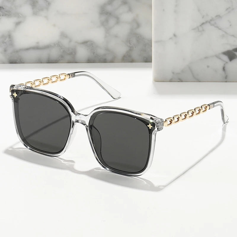 UV400 Fashion Luxury Designer Shades Sunglasses with Large Square Frame and Metal Chain PC Material Wholesale for Women Men
