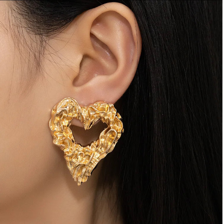 Wholesale Large Heart Stud Earrings for Women New Hollow Gold Plated Jewelry