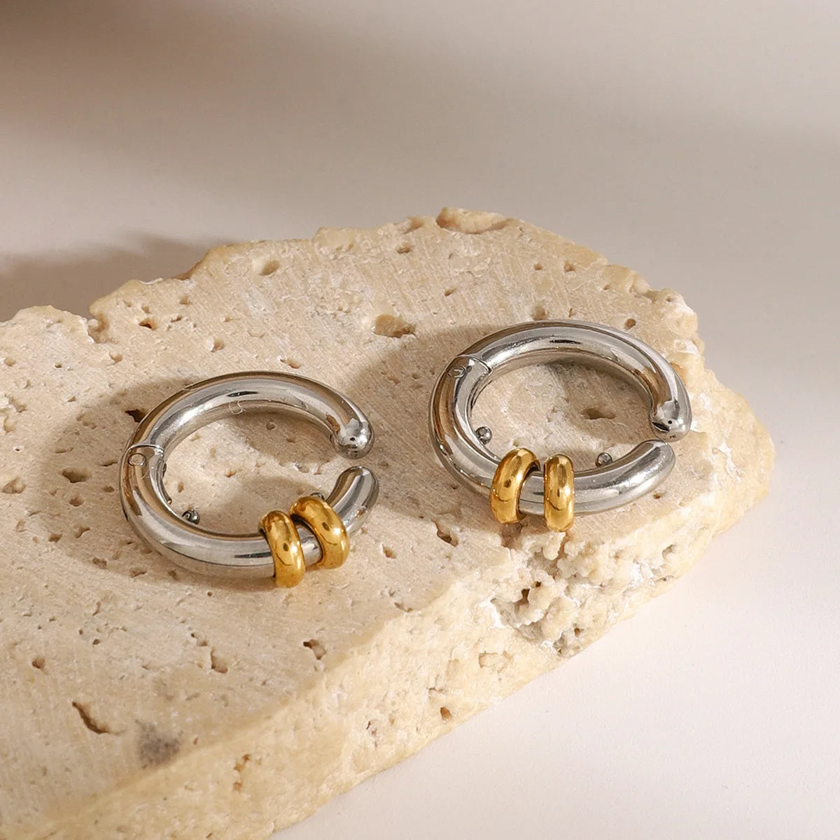 New Trendy Vintage C Shape Clip Earrings Two Tone Stainless Steel Hypoallergenic Waterproof Circle Ear Cuff Jewelry