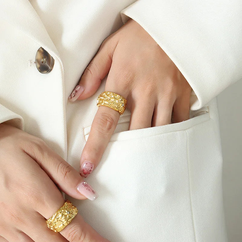 Customized Korean Light Luxury Minority Irregular Shining Zircon Texture Ring Personalized Popular Titanium Steel Finger Rings