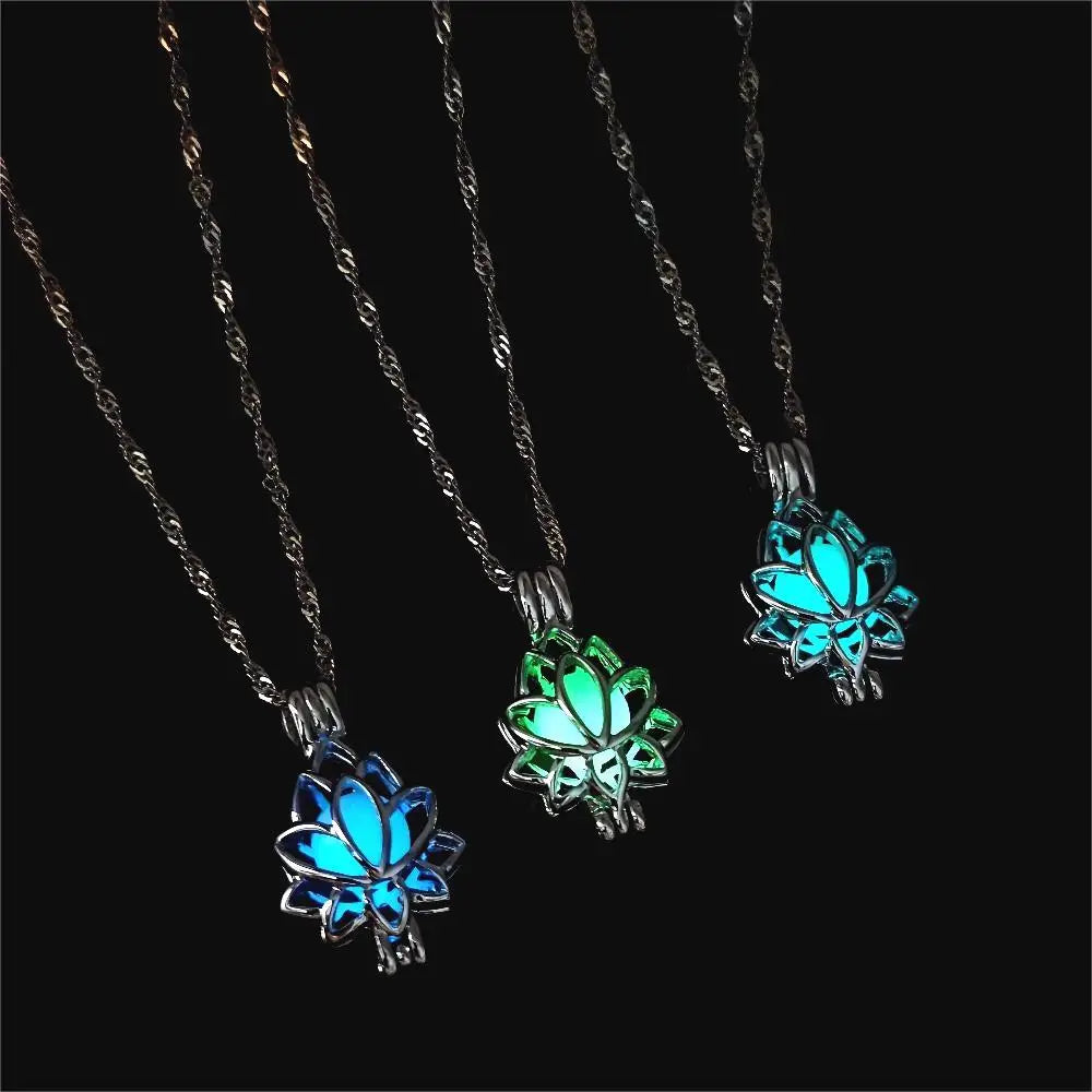 Luminous Light in the Dark Lotus Flower Shaped Pendant Necklace Hollow Flower Lockets Necklace for Women Jewelry Gifts (KN5409)
