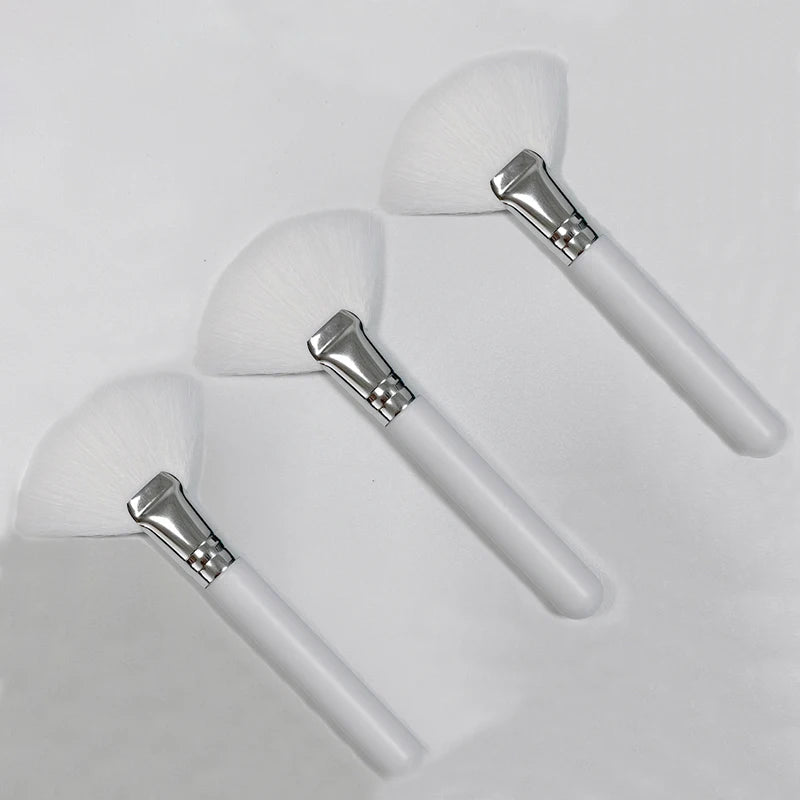 Custom Makeup White Super Soft Face Cleaning Peel Short Thick Fluffy Esthetic Goat Hair Fan Brushes for Facial