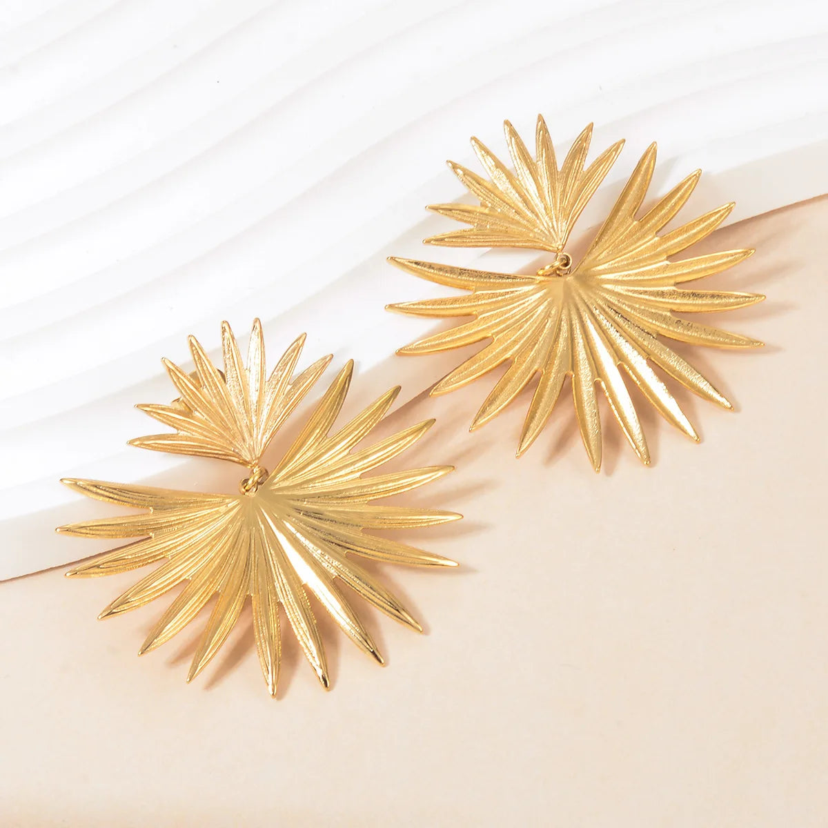 Fashion Simple Ins Style Palm Leaf Earrings Creative Design Gold Fan-shaped Waterproof Stainless Steel Earrings Fashion Jewelry