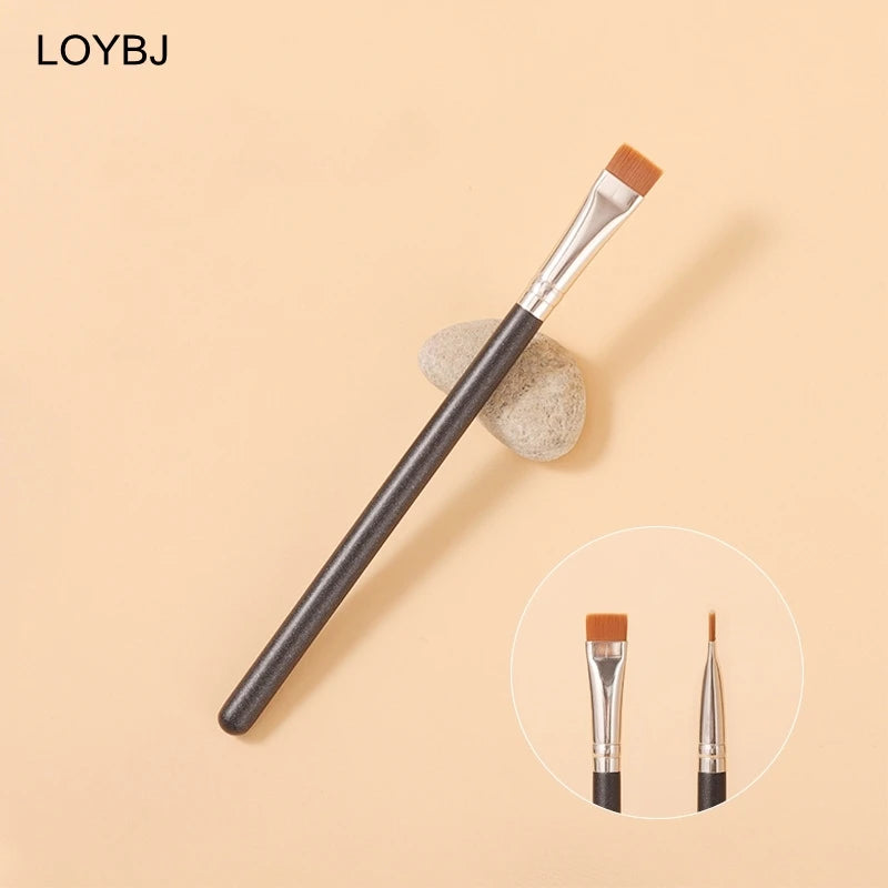 Wholesale Private Label Acceptable Flat Head Eyeliner Brush Synthetic Fiber Wood Handle Face Lip Liner Foundation Makeup MegaBDM