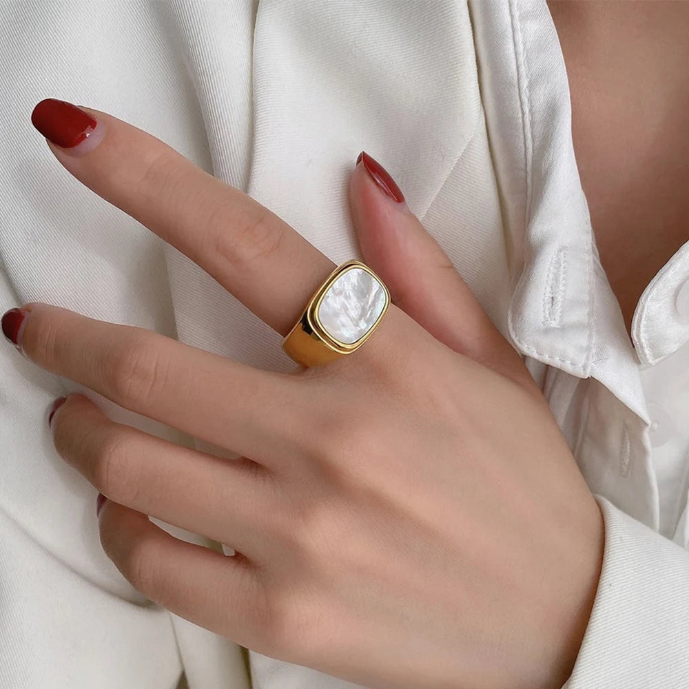 E-Manco Vintage Chunky Square Shell Rings for Women White Gold Color Ladies Large Ring Party Jewelry Accessories Gift Outlet