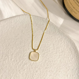 Minimalist Jewelry White Shell Square Pendant Necklace Tarnish Free 18k Gold Plated Stainless Steel Chokers Necklace for Women