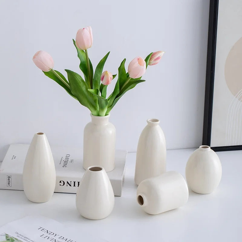Modern Simple Cream Ceramic Vase Small Ornament for Living Room Foyer Desktop Floral Arrangement for Dried Flowers