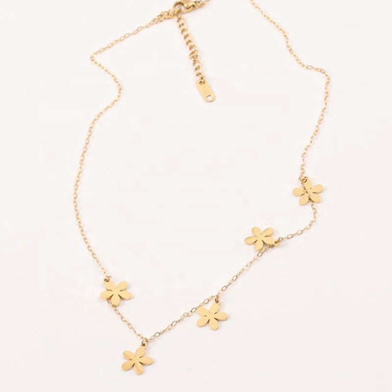 New Arrivals Women Fashion Dainty Cute Jewelry 18k Gold Plated Stainless Steel Five Flower Shape Pendant Necklace