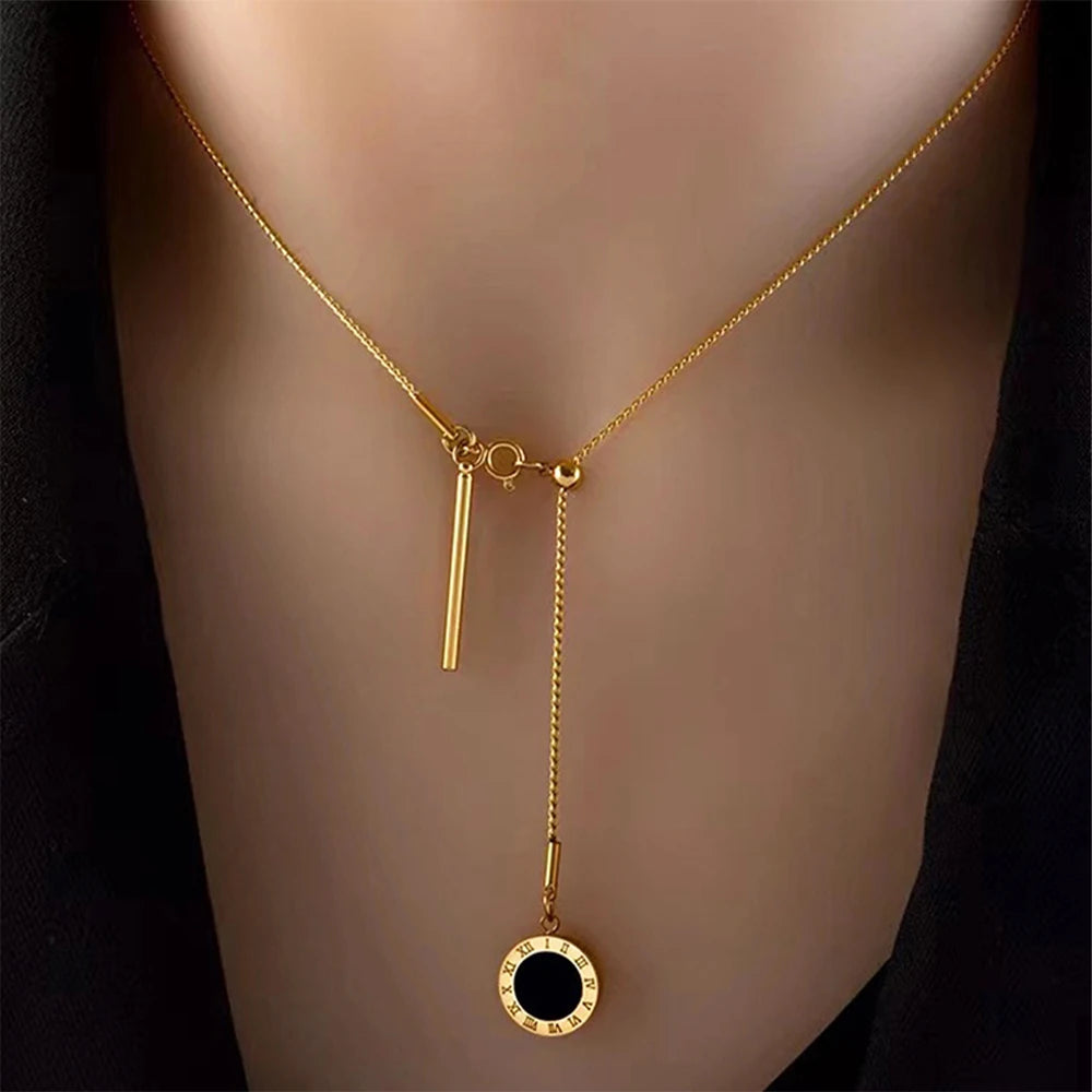 Design Stainless Steel 14K Gold Fritillaria Necklace Roman Numeral Clavicle Chain Round Pendant Necklace