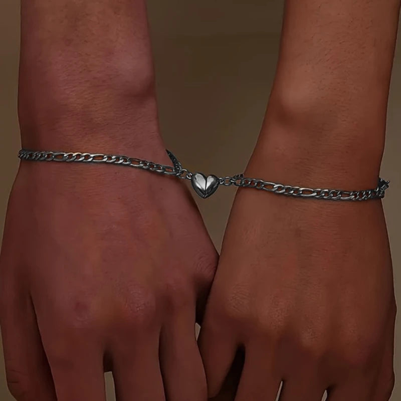 G3878 Wholesale Titanium Steel Nk Chain Heart 2 Piece Matching Bracelets for Couples Magnetic Heart Couple Bracelet