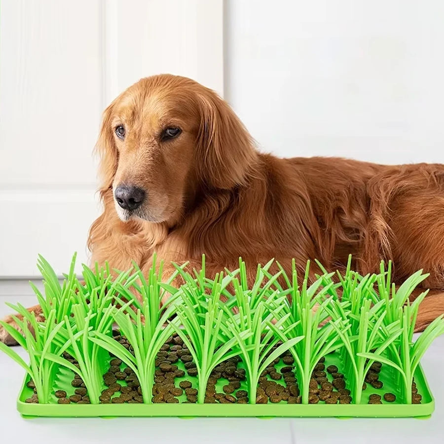 Dog Slow Feeder Silicone Snuffle Mat Pet Cat Slip Anti Choking Lick Pad Easy Clean Dog Licking Grass Shape Mat with Suction Cup