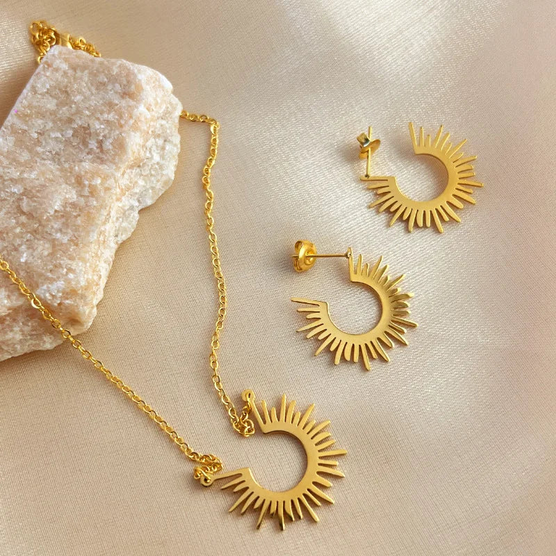DAIHE Simple Fashion Sunflower Necklace 18K Gold Plated Stainless Steel Necklace Earrings for Women