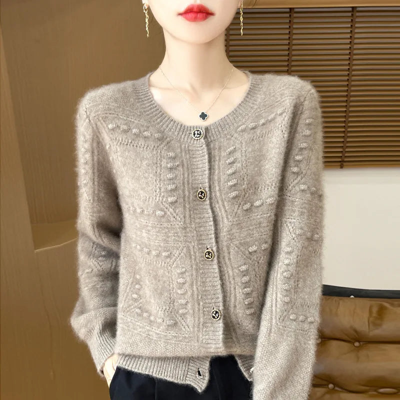 2025 Wholesale Elegant Wool Cardigan Khaki Color Europe Style 100% Australia Merino Wool Pattern Knitted Sweater