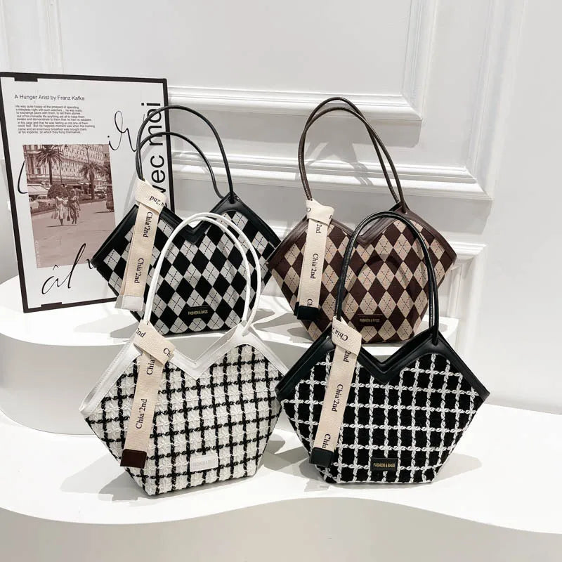 2025 Hot Selling Large Capacity Lady's Handbags Woman's Tote Bags Lattice Canvas Fabric Zipper for Commuting Summer Collection