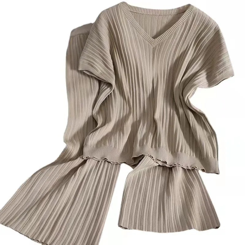 One Size Summer Pullover V-Neck Solid Top Versatile 9/4 Wide Leg Pants Women's Pleated Knit Two-piece Set