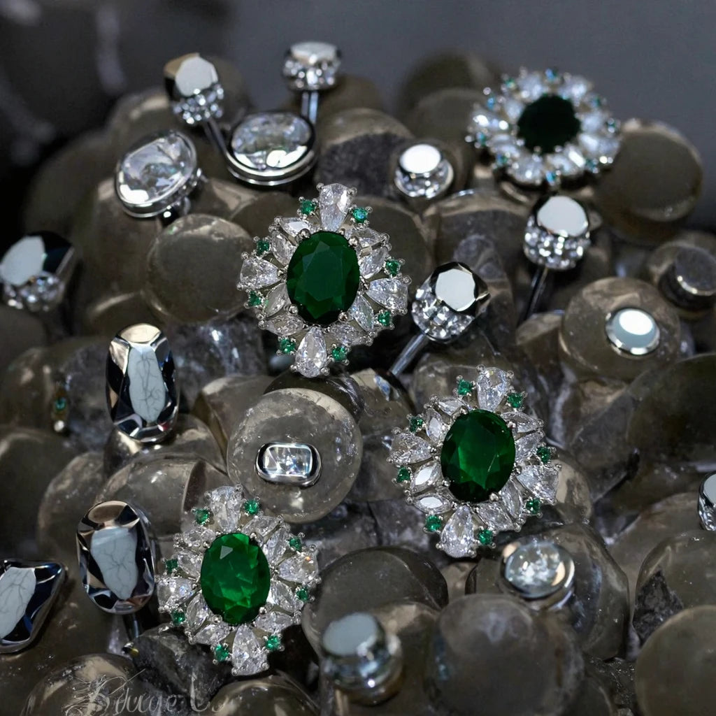 Retro Emerald Wearing Luxurious Zirconia Jewelry with Large Diamonds and Full Diamond Inlay Super Sparkling Nail Art Diamonds