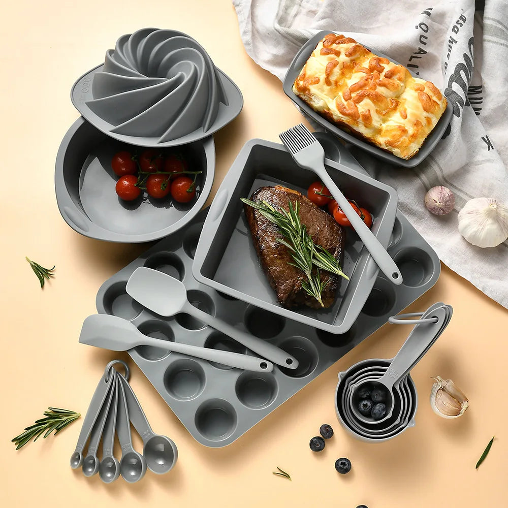 18-Piece Cross-Border Silicone Baking Mold Set DIY Cake Pan Measuring Cup Spoon Scraper for Toast Cake Chiffon Food Use Bag