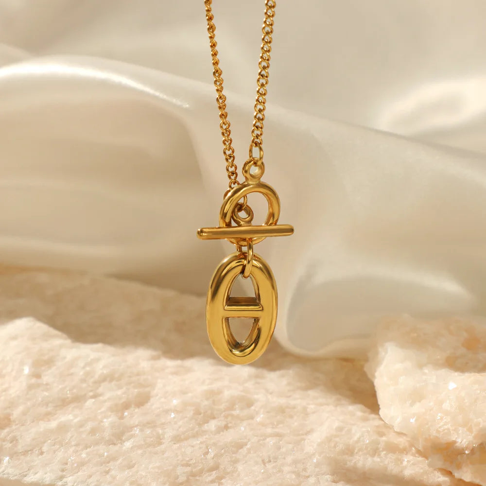 Fashion 18k Gold Plated Stainless Steel Jewelry Necklace OT Buckle Pig Nose Personalized Pendent Necklace for Female
