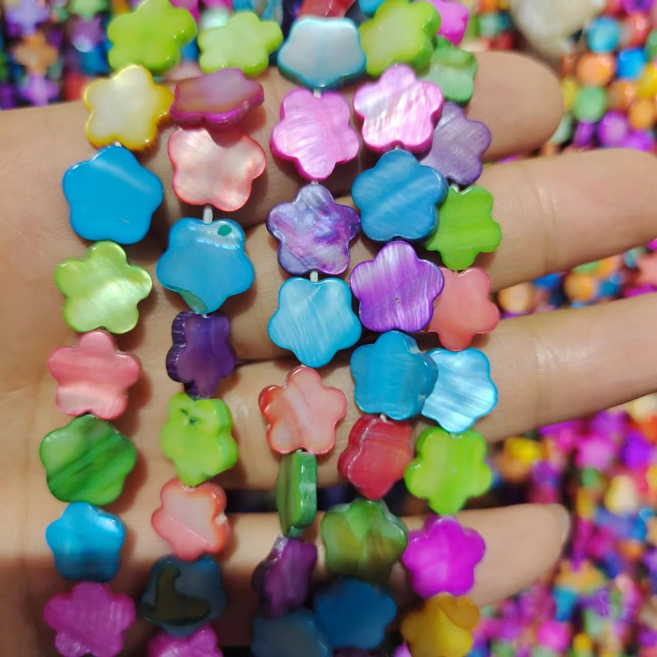 Wholesale 38 cm Flower Shape Colored Shell Strand 12 mm Jewelry Findings DIY Accessories for Making Bone Shell & Coral Jewelry