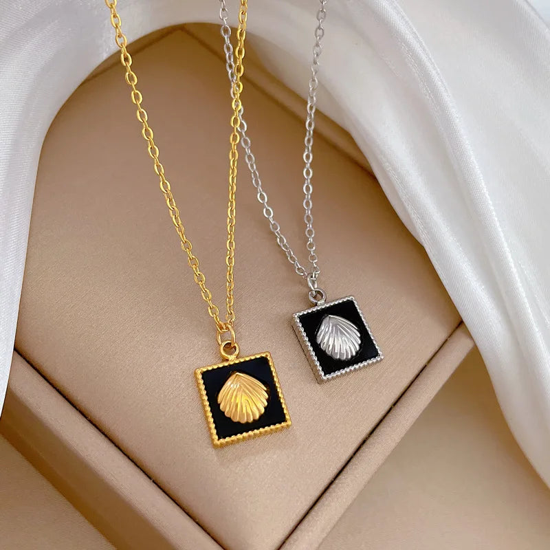 SC Hot Sale Fashion Gold Chain Choker Necklace Trendy Stainless Steel Necklace Stylish Square Shell Necklace for Women