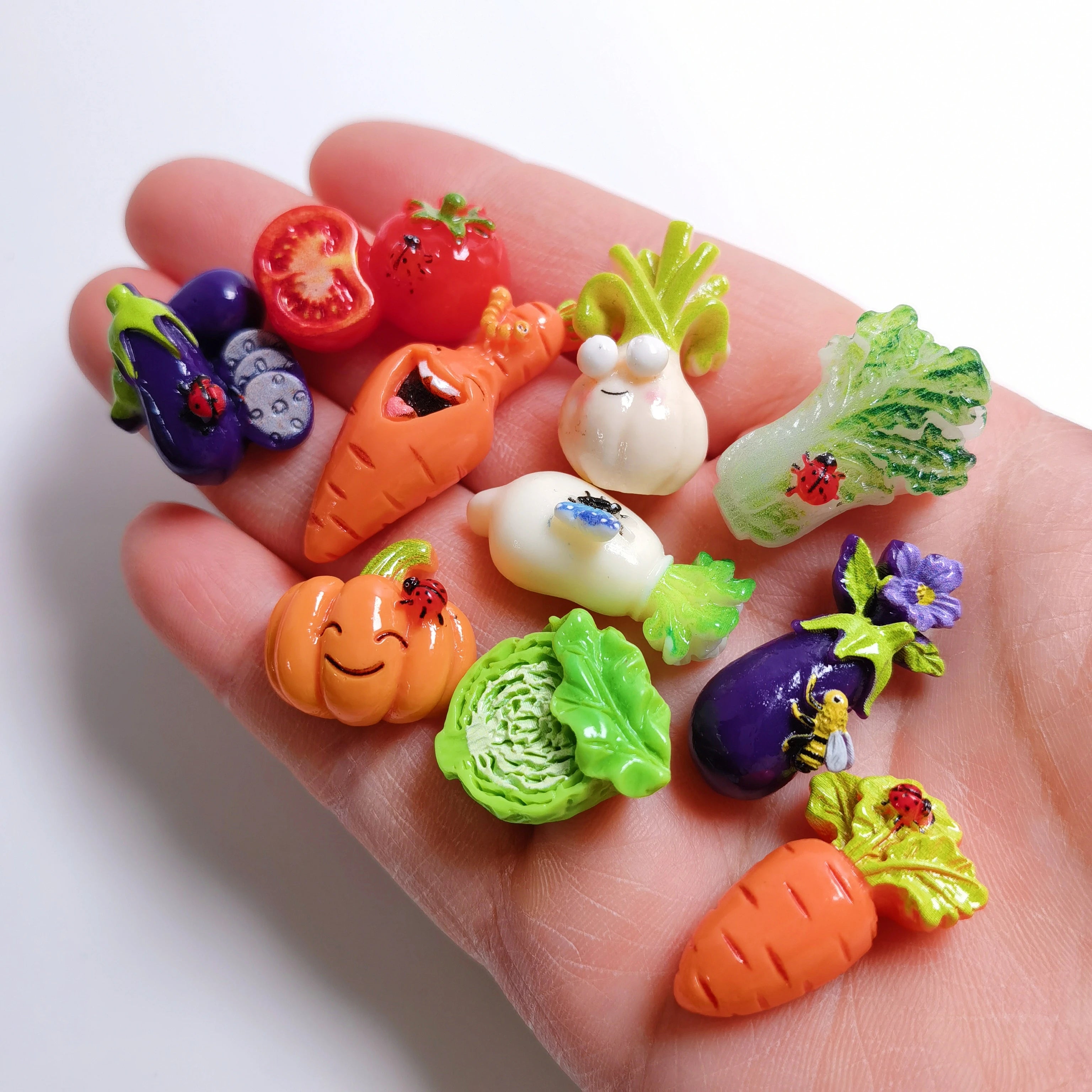 Bulk 100Pcs Mini Mixed Vegetables Figures Artificial Miniature Doll House Vegetable Food Ornaments Embellishments for Home Decor