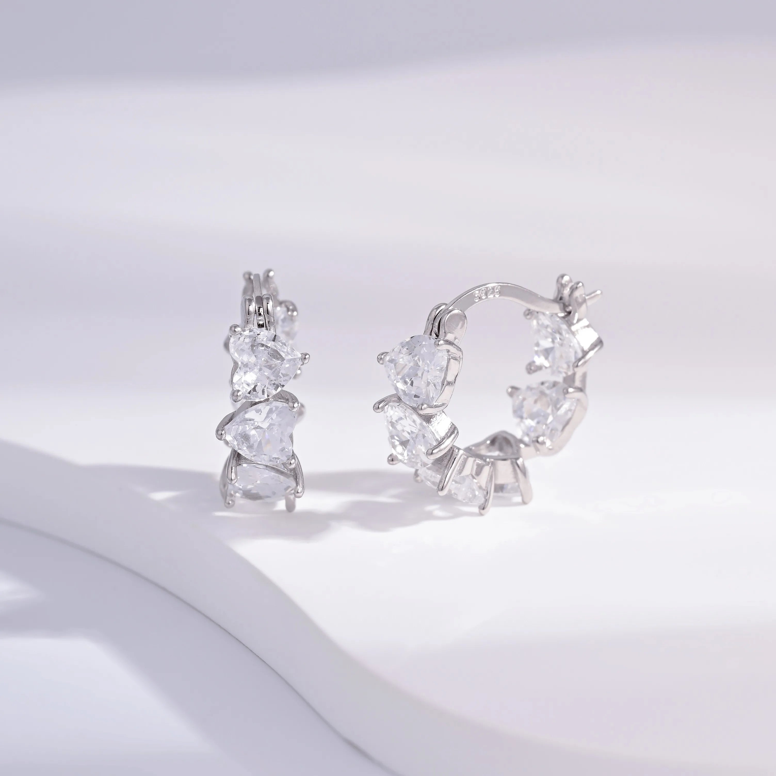 Wholesale Earrings Jewelry Rhodium Plated Cubic Zirconia Round Heart Huggie 925 Sterling Silver Fine Jewelry Earrings