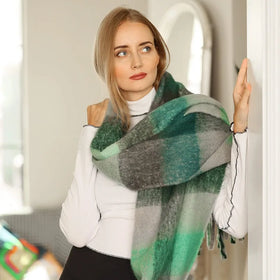 AC Plaid Pamanhmina Shawls Winter Women's Warm Scarf with Tassel Thick Rainbow Hairy Bufanda Made of Polyester