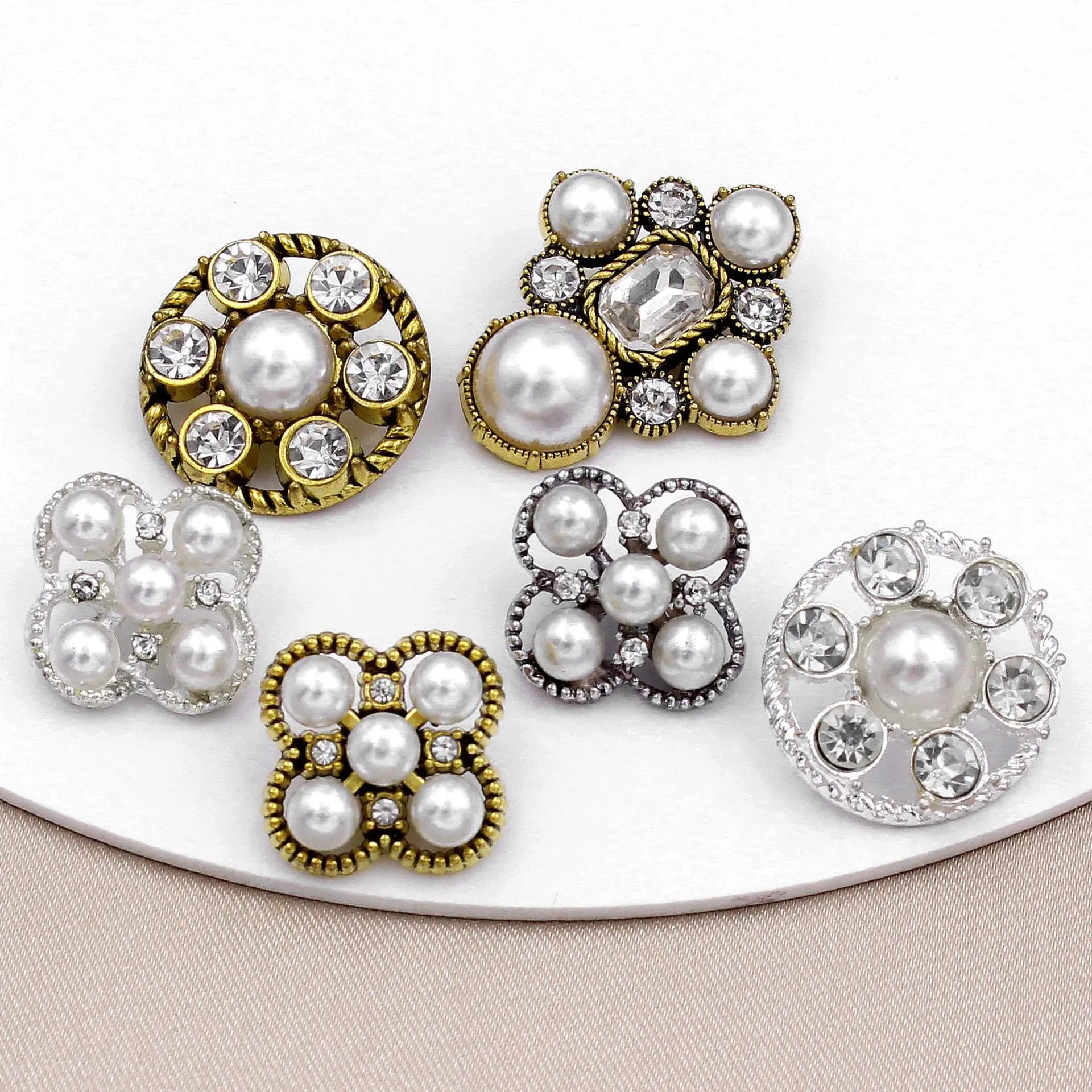 RB032 Wholesale Fancy Design Custom Decorative Elegant Chic Silver Crystal Zircon  Buttons for Women Dress/Coat