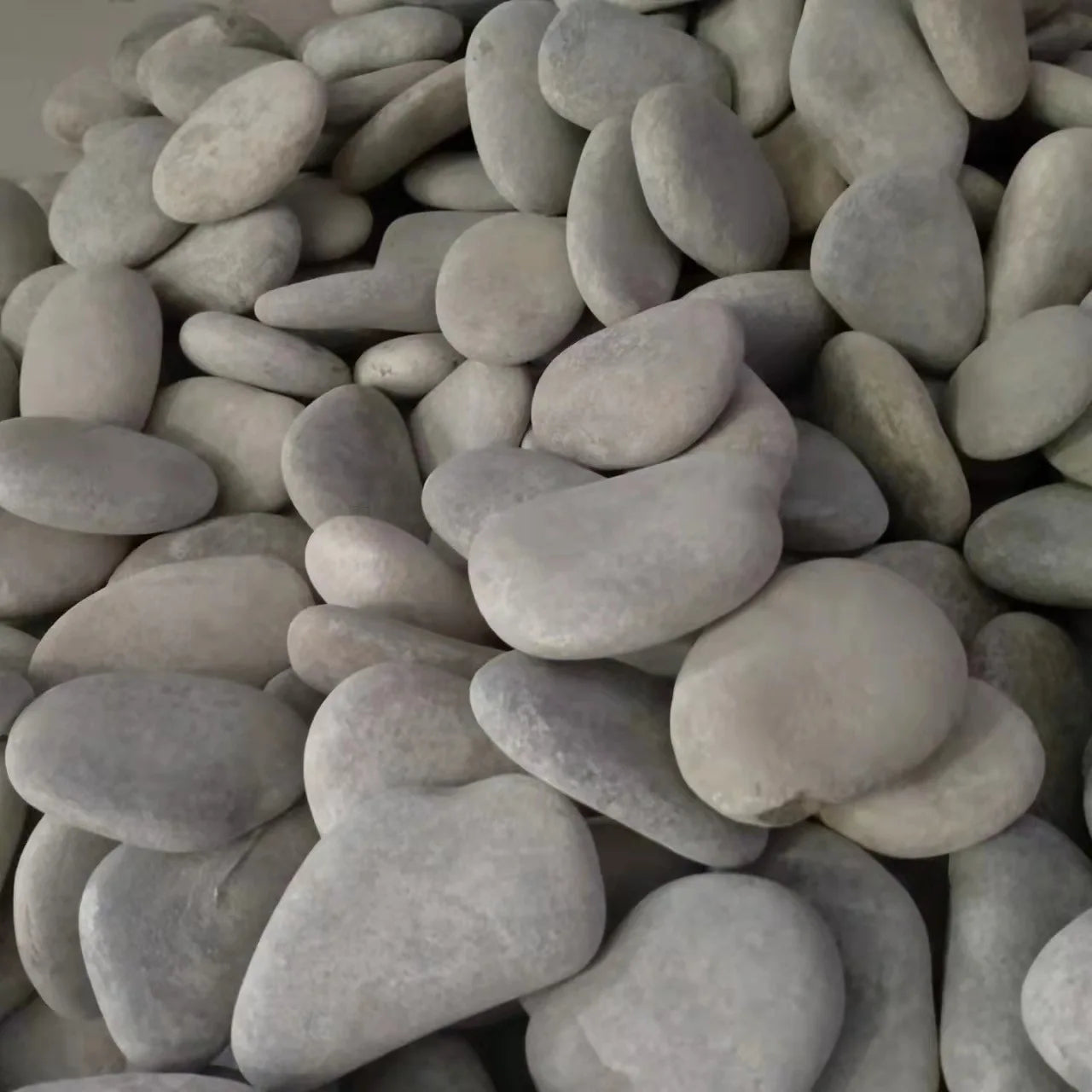 HZ White Pebble Stone
