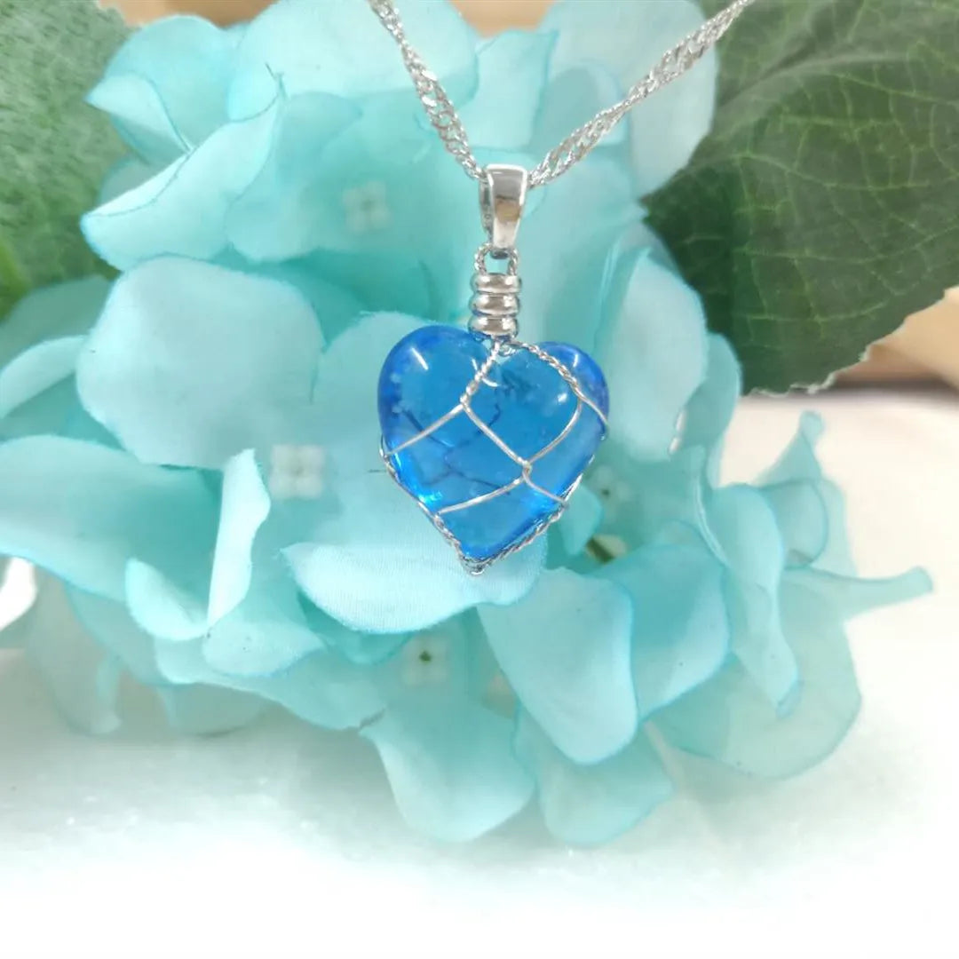 Women's Vintage Fluorescence Heart Drop Pendant Natural Stone Glow-in-the-Dark Effect Alloy Chains for Night Fluorescence Light