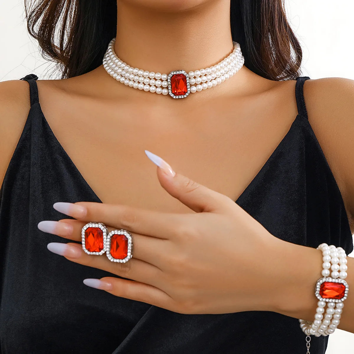 Women's Vintage Style Diamond Choker Necklace Set Fancy New Launch Creation Earring on Neck Geometric Beads Alloy Jewelry