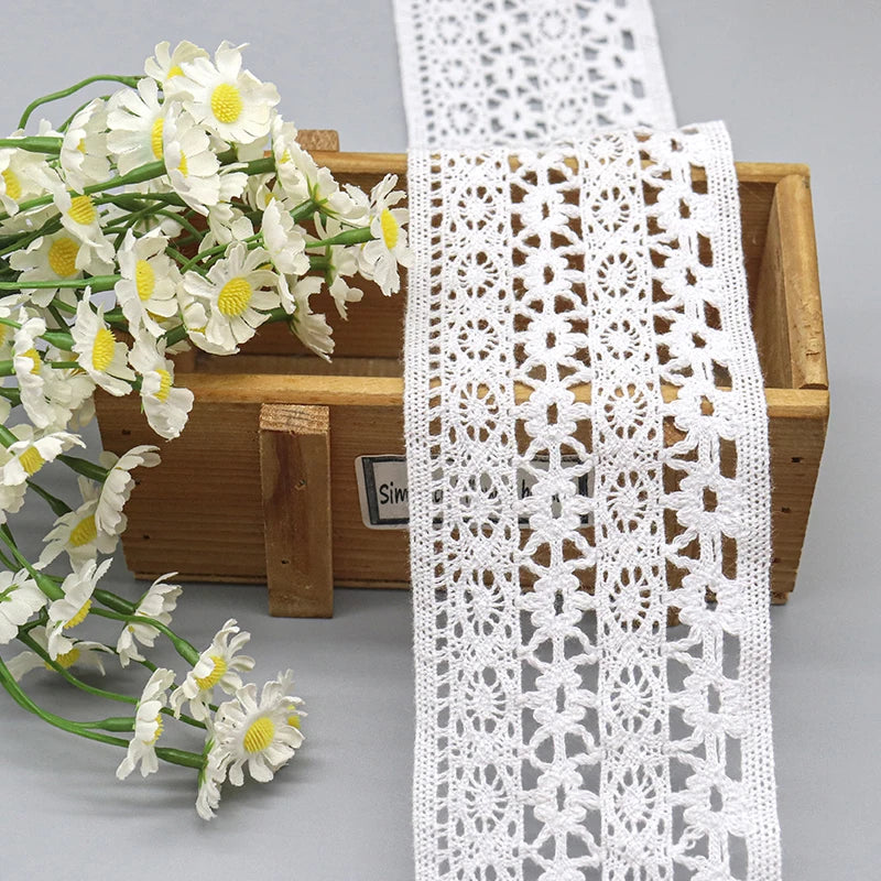 Factory Wholesale Vintage Lace Trim Skin Friendly Crochet Lace Trim for Garment